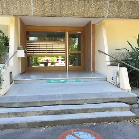Les Collines D'estanove, Charming, Bright, Calm Place With Pool